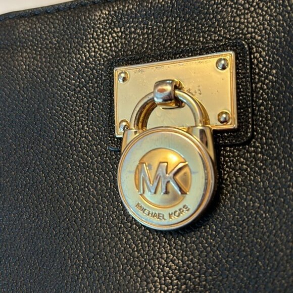 Michael Kors Hamilton Lock Pebble Leather Wallet Traveler Large Zip around - Picture 11 of 12